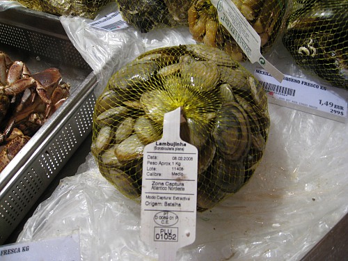 Faro
Clams are commonly sold at Portugese super markets. The exact location&nbsp; of&nbsp;capture is not always named.&nbsp;A typical species&nbsp;of the Faro area&nbsp;is inter alia&nbsp;Lambuljinha (Peppery furrow shell; <em>Scrobicularia plana</em>)
Fischerei/Aquakultur, Hinterland
EUCC-Deutschland